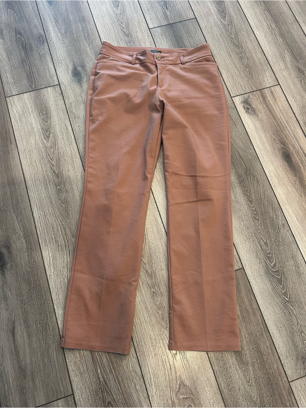 Women’s Straight-Leg Pants in Dusty Rose Sz 10 - midrise regular fit